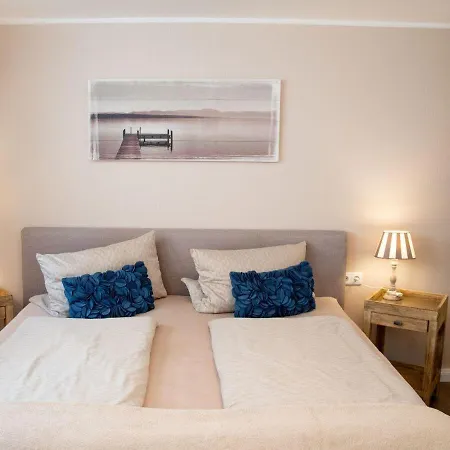 Bullauge-im-haus-seute-deern ג'וסט