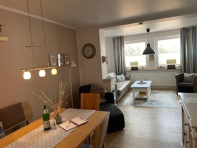 Bullauge-im-haus-seute-deern アパート ユイスト