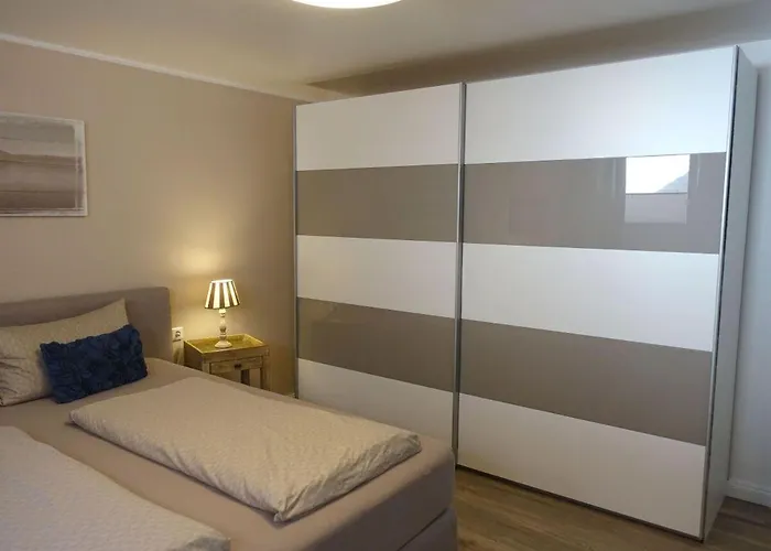 Bullauge-im-haus-seute-deern ユイスト